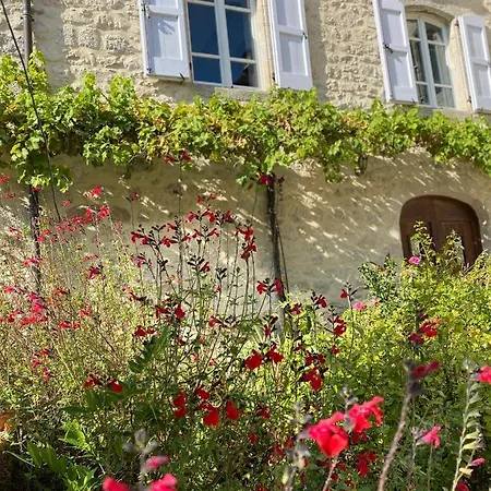 Konukevi Le Clos Saint Georges 3*